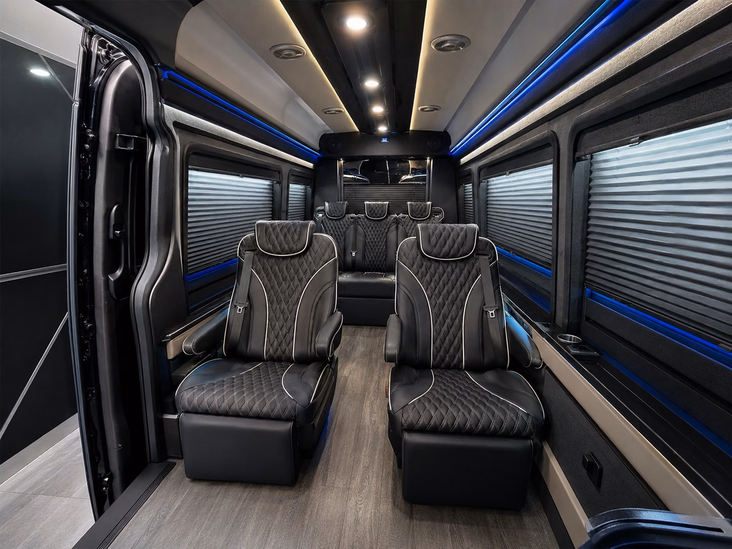 airport bus rentals for sports teams traveling through kansas city