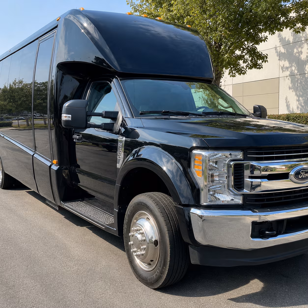 charter bus rentals in kansas city for large prom groups and school organized transportation