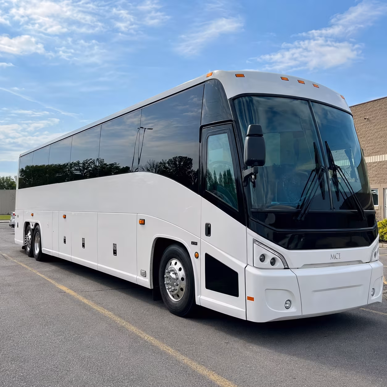employee shuttle buses for kansas city s warehouse and distribution groups