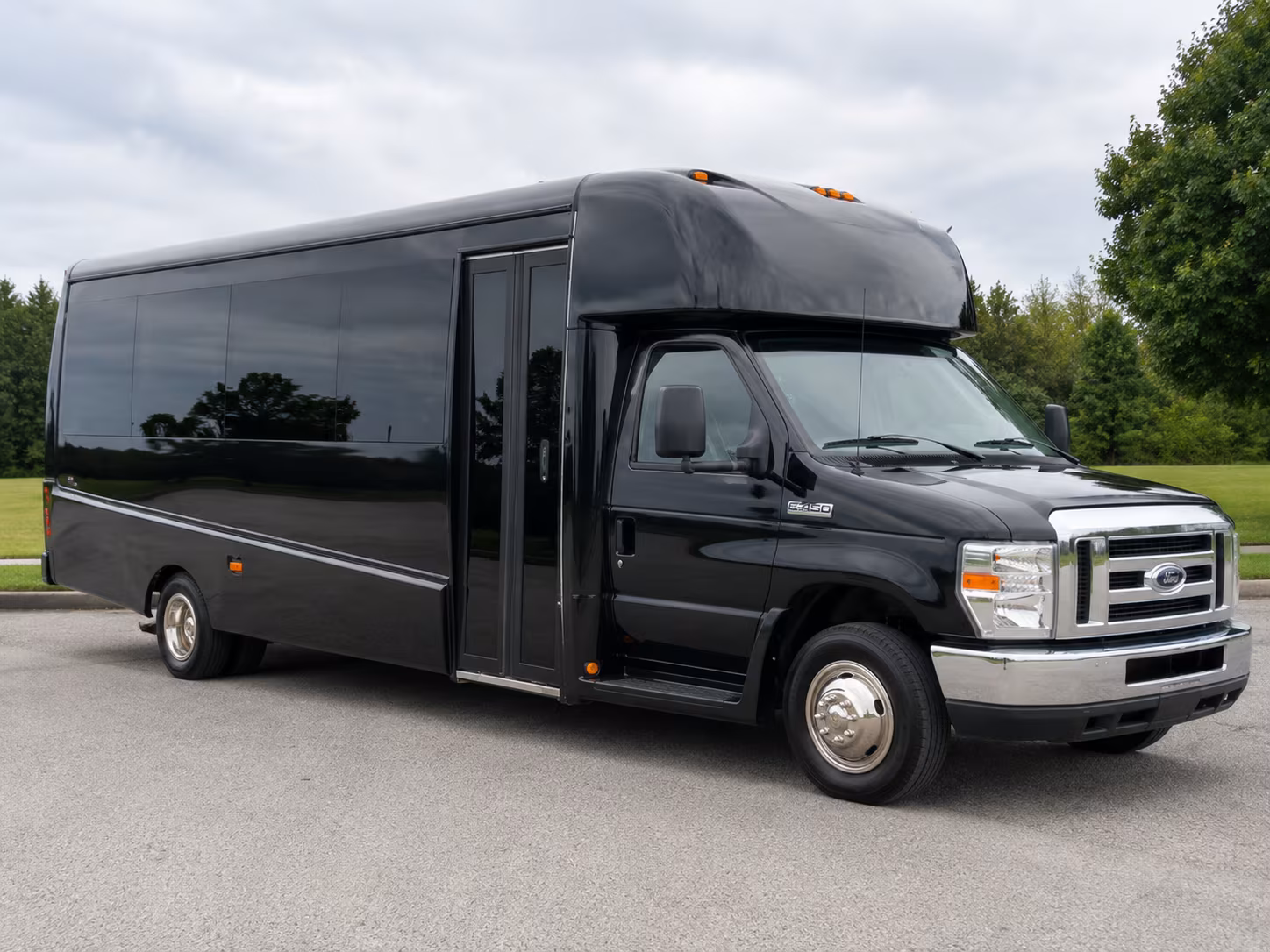 museum field trip buses for the nelson atkins and national wwi museum